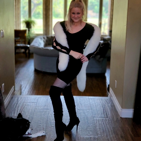 White Fox Fur Boa Wrap with Tails - Picture 15 of 17